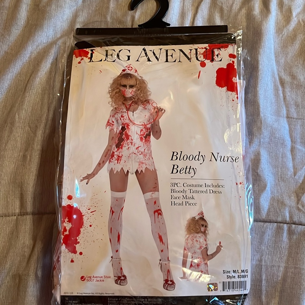 Halloween costume -zombie nurse
